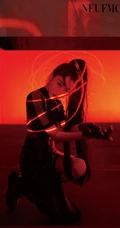 姜贞羽梦幻光影之间展无限魅力杂志写真