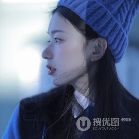 网图女生头像，雪地里的小清新，可爱，甜美蓝衣蓝帽少女头像图片