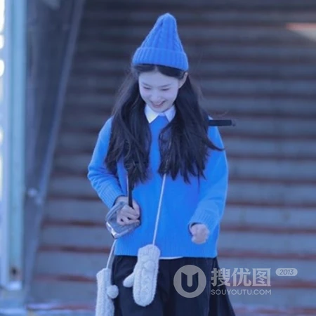 网图女生头像，雪地里的小清新，可爱，甜美蓝衣蓝帽少女头像图片