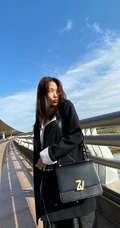 王霏霏路人既视感酷飒黑色风衣街拍写真