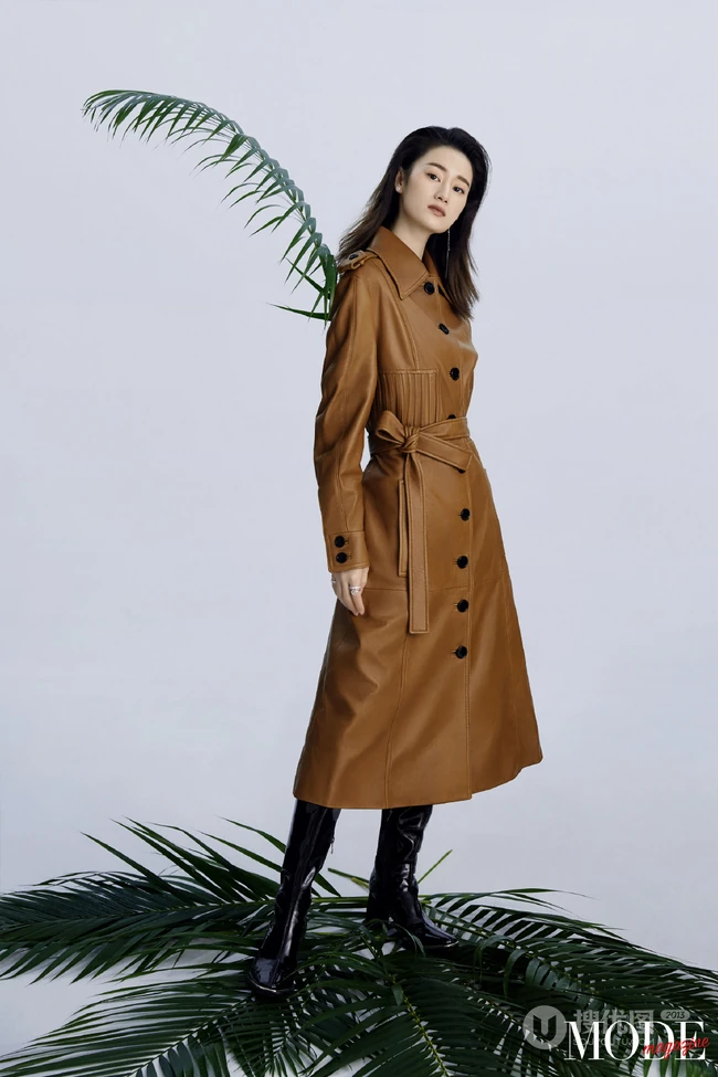 郭晓婷MODEmagazine杂志写真，化身清冷美人，轻盈淡雅，悠然静立