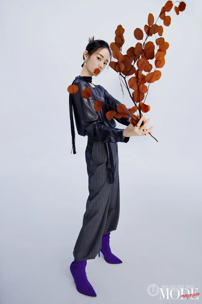 郭晓婷MODEmagazine杂志写真，化身清冷美人，轻盈淡雅，悠然静立