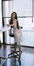黑直长发温柔小姐姐杨幂时尚气质白裙着身现身酒吧写真美照