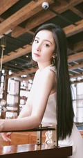 黑直长发温柔小姐姐杨幂时尚气质白裙着身现身酒吧写真美照