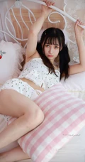 齐刘海长发美丽可爱少女小碎花上衣短裤居家俏皮动人写真图集