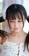齐刘海长发美丽可爱少女小碎花上衣短裤居家俏皮动人写真图集