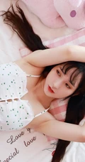 齐刘海长发美丽可爱少女小碎花上衣短裤居家俏皮动人写真图集
