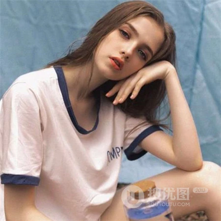 欧女生生头像，简单，干净，唯美，可爱的欧美小姐姐真人qq头像图片
