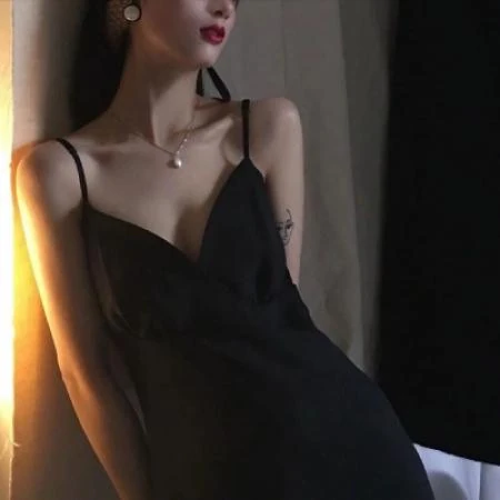 真人女生头像不露脸，或可爱柔美，或拿手机自拍的网图女生微信头像图片