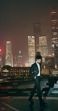 杨洋帅气活动写真，黑色西服正装着身，魅力十足