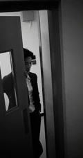 杨洋帅气活动写真，黑色西服正装着身，魅力十足