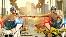 好莱坞交警题材喜剧电影&ldquo;CHiPS&rdquo;炫酷海报壁纸
