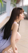 温柔可爱绝美漂亮少女小姐姐肩带小碎花V领长裙优雅楼道走廊写真
