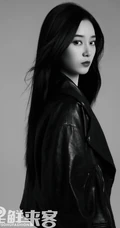 女生歌手徐艺洋黑，红，白三色不同穿搭甜美酷冷时尚写真