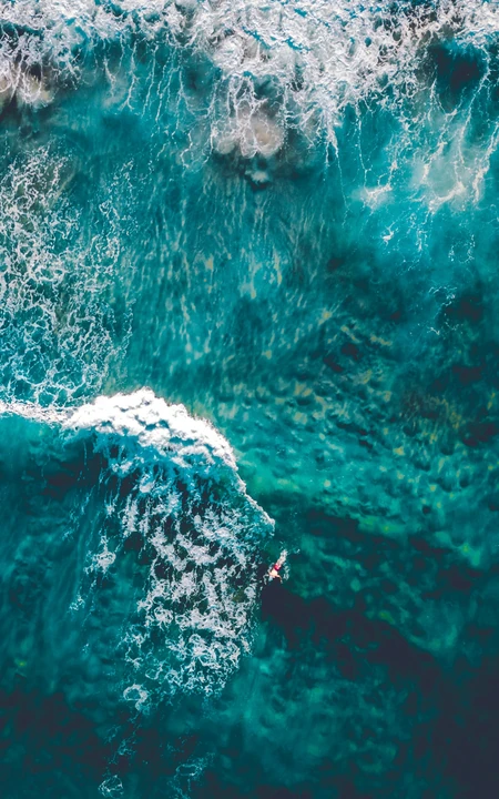 波涛汹涌的海面航拍摄影