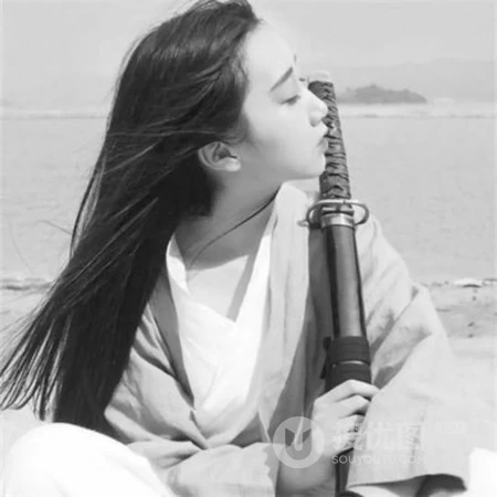 黑白伤感，高冷，酷酷的，好看的等不同风格真人网图女生qq头像黑白图片