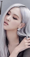 BLAKPINK朴彩英摩登时尚写真大片，黑色肩带衣短裙又酷又美
