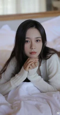 沈梦辰长发披肩温柔美丽室内氛围写真图片