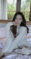 沈梦辰长发披肩温柔美丽室内氛围写真图片