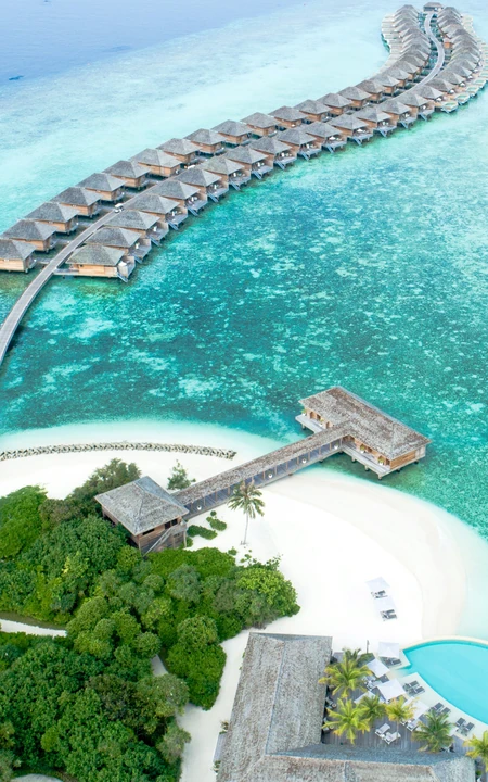 高空航拍海边旅游胜地造型奇特的别墅群超清手机壁纸