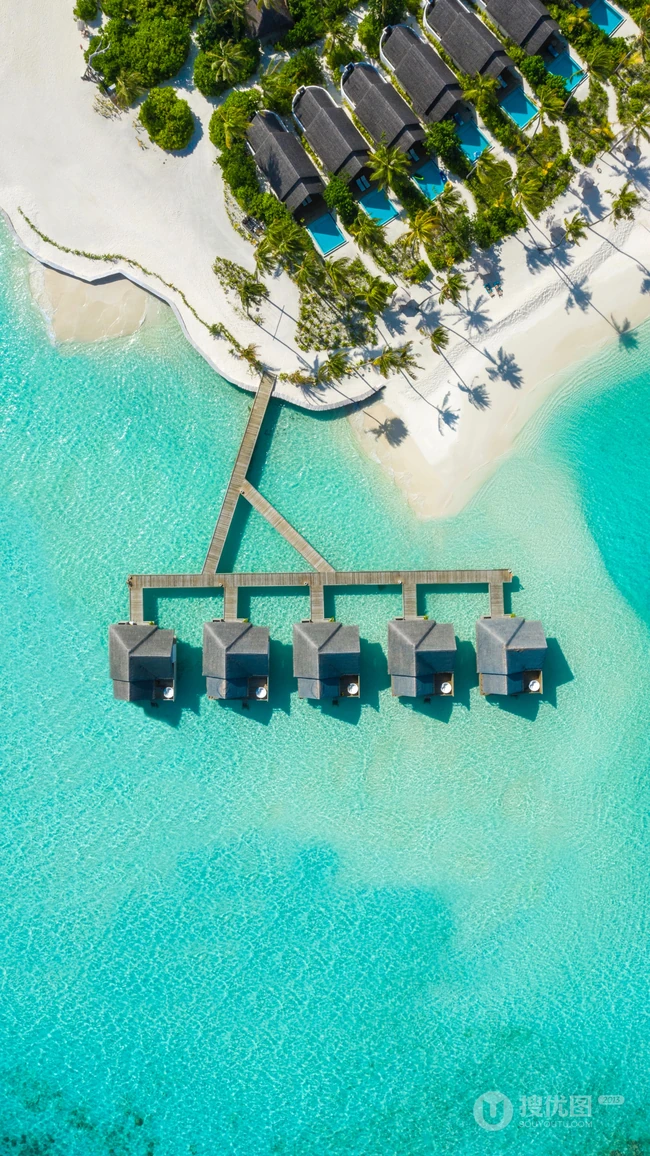 高空航拍海边旅游胜地造型奇特的别墅群超清手机壁纸