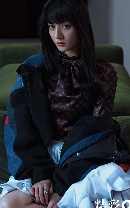 迪丽热巴酷美，高冷，潮流，时尚杂志写真，诠释不同风格服饰的定义
