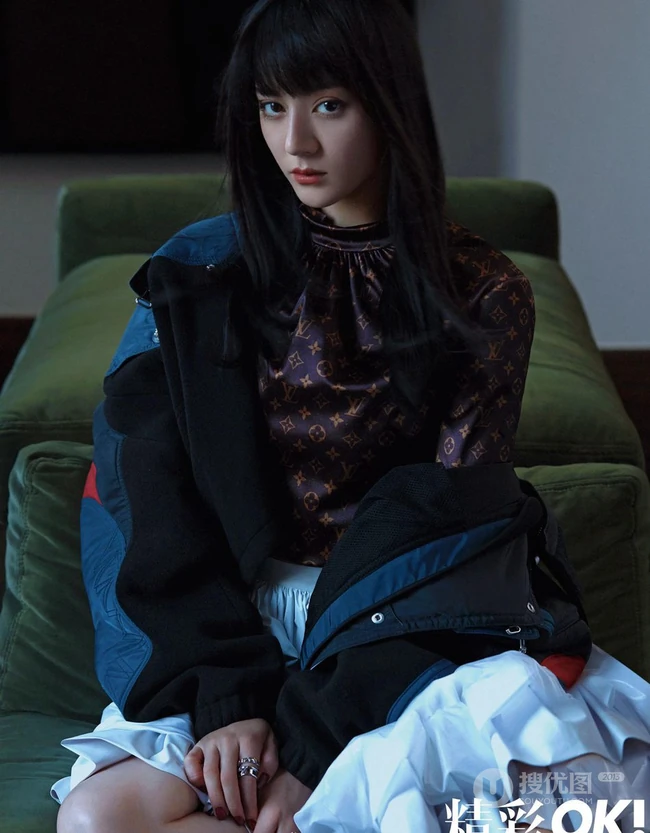 迪丽热巴酷美，高冷，潮流，时尚杂志写真，诠释不同风格服饰的定义