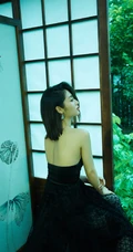 邢菲优雅，气质，青春，个性等不同穿衣风格复古暗黑写真大片
