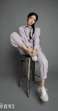 大长腿女生喻言多套不同风格穿搭杂志写真，诠释90后都市女孩的完美时尚