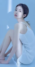 肤白貌美，一举一动像跳舞的肩带裙线条感少女高清气质撩写真图片