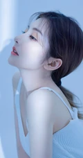 肤白貌美，一举一动像跳舞的肩带裙线条感少女高清气质撩写真图片
