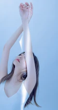 肤白貌美，一举一动像跳舞的肩带裙线条感少女高清气质撩写真图片
