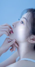 肤白貌美，一举一动像跳舞的肩带裙线条感少女高清气质撩写真图片
