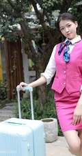 优雅灵动高挑女生Laura苏雨彤气质空乘制服装短裙袜装系列剧情版写真集