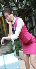 优雅灵动高挑女生Laura苏雨彤气质空乘制服装短裙袜装系列剧情版写真集