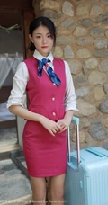 优雅灵动高挑女生Laura苏雨彤气质空乘制服装短裙袜装系列剧情版写真集