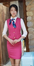 优雅灵动高挑女生Laura苏雨彤气质空乘制服装短裙袜装系列剧情版写真集