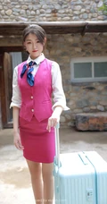 优雅灵动高挑女生Laura苏雨彤气质空乘制服装短裙袜装系列剧情版写真集