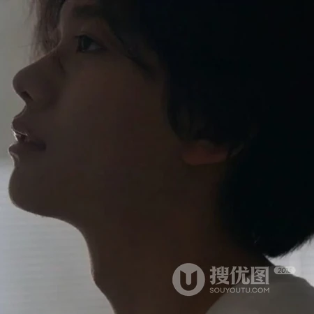 不露脸真实帅气男生小哥哥侧脸暗色系QQ头像图片