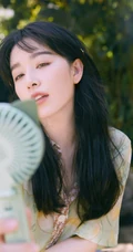 阚清子绿意盎然，甜美动人清新苹果连衣裙LOMO色秋日淡雅写真集
