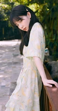 阚清子绿意盎然，甜美动人清新苹果连衣裙LOMO色秋日淡雅写真集