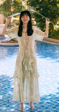 阚清子绿意盎然，甜美动人清新苹果连衣裙LOMO色秋日淡雅写真集