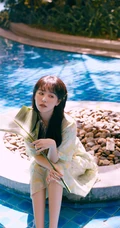 阚清子绿意盎然，甜美动人清新苹果连衣裙LOMO色秋日淡雅写真集