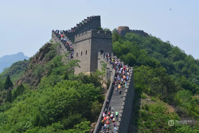 不同地点，角度拍摄的巍峨壮观万里长城风景图片 第2张