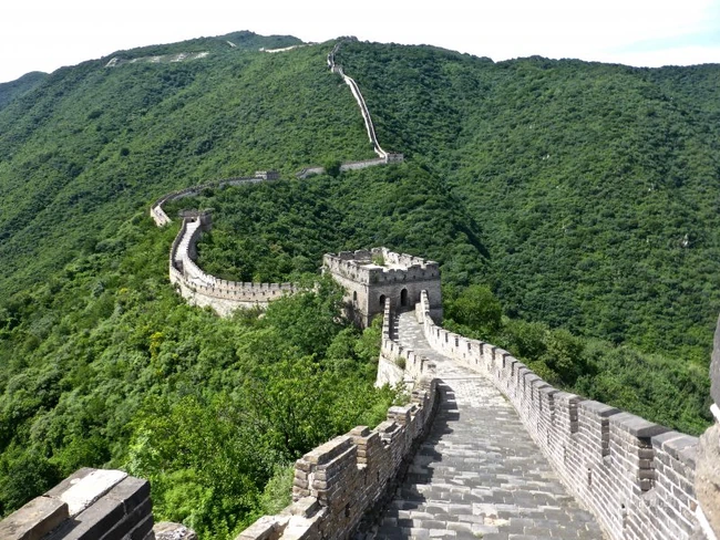 不同地点，角度拍摄的巍峨壮观万里长城风景图片 第1张