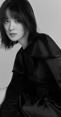 黑龙江女演员王佳宇纯黑色丝裙黑白写真