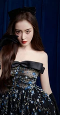 张天爱气质动人黑色轻纱印花礼裙裙写真，宛如精灵般美丽可爱又动人