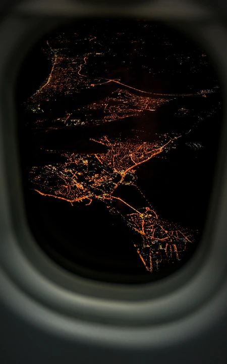 飞机空中视角看城市的夜景唯美风景