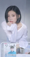 清爽齐肩短发漂亮女生短款装牛仔短裤穿搭显骨感纤细蛮腰写真图片
