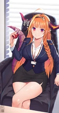 夸张的身材曲线，穿紧身制服短裙或袜装的二次元动漫女生轻熟图集